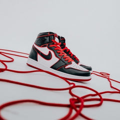 NIK_E AIR JORDAN RETRO 1 Bloodlines SEMI UA